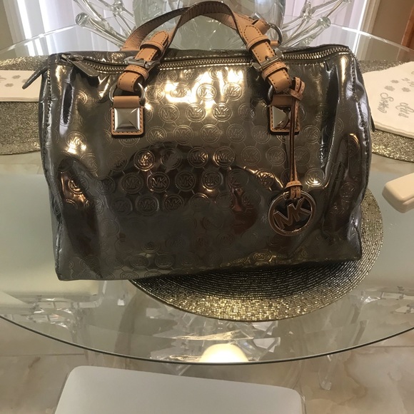 Michael Kors purse - Picture 3 of 8